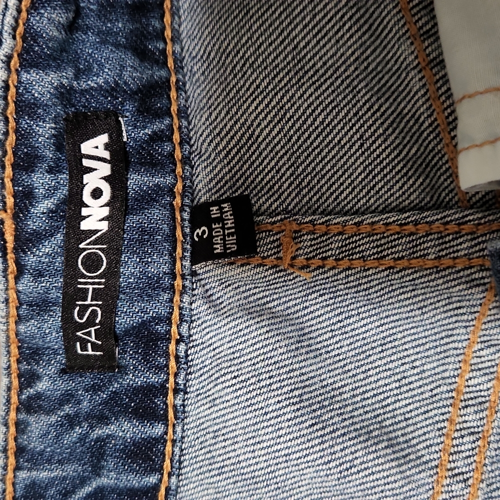 Jeans - Picture 3 of 3